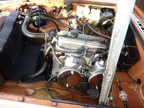 1981 mgb le roadster engine bay 1