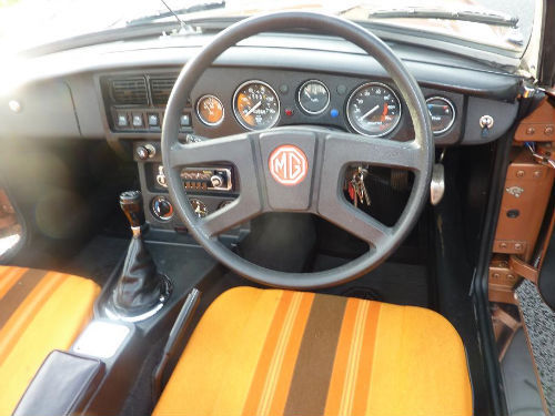 1981 mgb le roadster interior