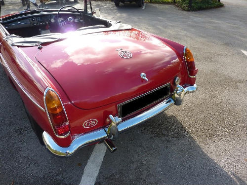 1965 mgb roadster rare pull handle model unleaded head back