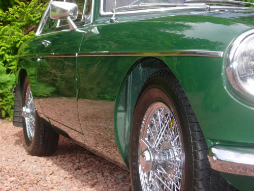 1969 MGB GT Right Side