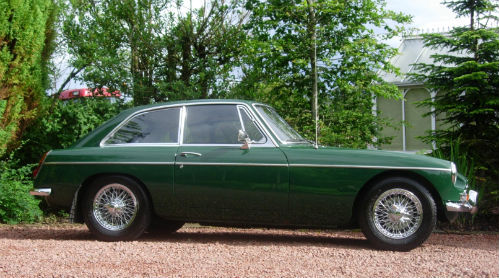 1969 MGB GT Side