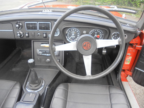 1974 MGB Roadster Dashboard Steering Wheel