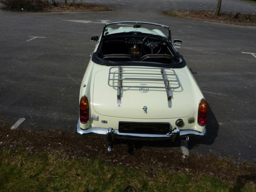 1969 mgc roadster back