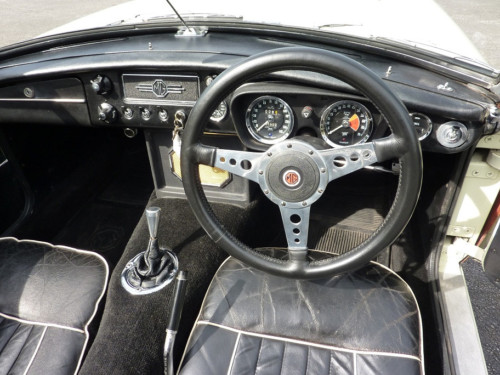 1969 mgc roadster dashboard