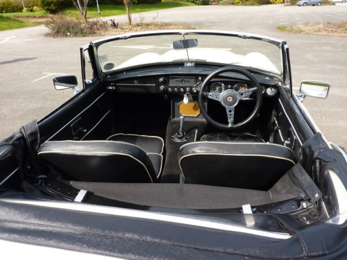1969 mgc roadster interior