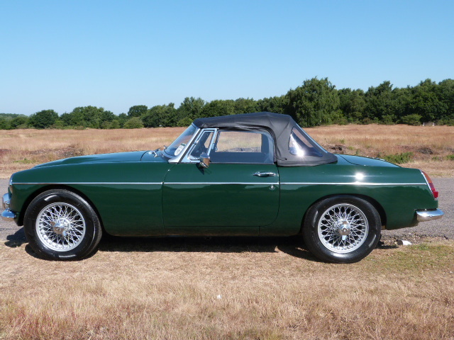 1968 MGC Roadster Side