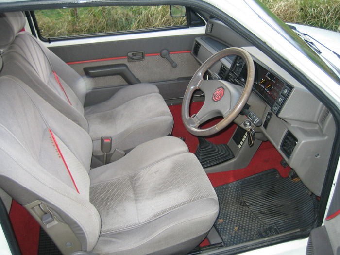 1987 MG Metro Turbo Front Interior