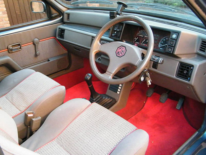 1986 mg metro blue interior 1