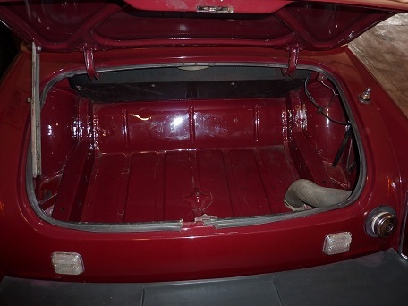 1977 mg midget damask red boot