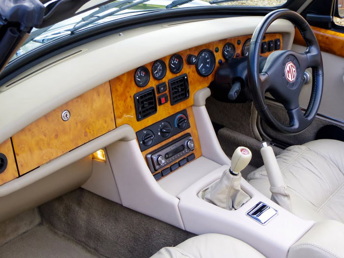 1995 mg rv8 dashboard