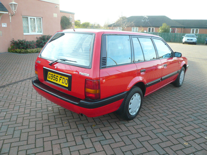 1990 Mazda 323 SE Executive Estate 5