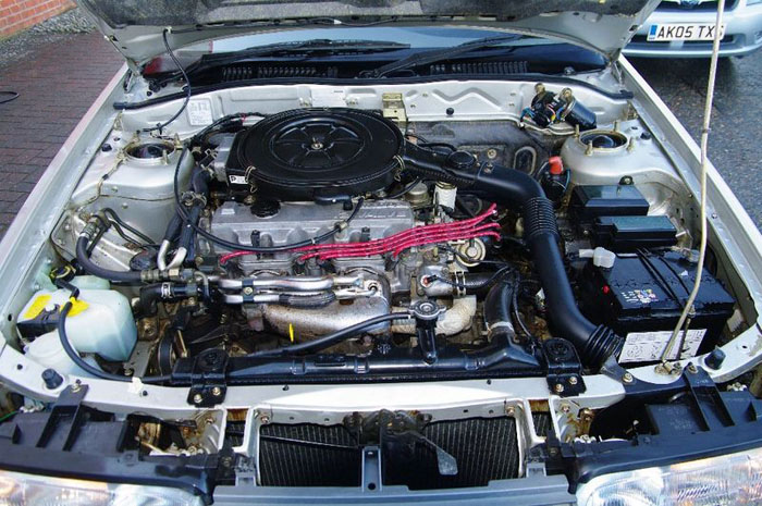 1989 g mazda 626 2.0 glx 5dr manual engine bay