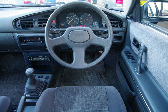 1989 g mazda 626 2.0 glx 5dr manual interior 3