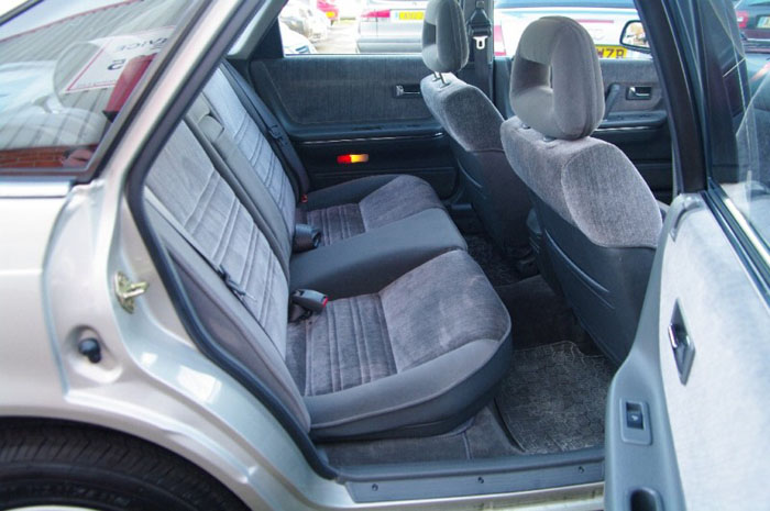 1989 g mazda 626 2.0 glx 5dr manual interior 4