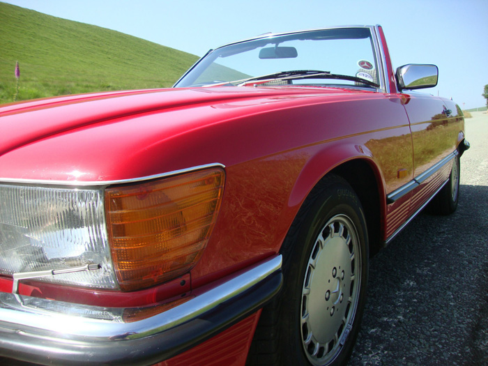 1986 Mercedes-Benz R107 SL300 Side 1