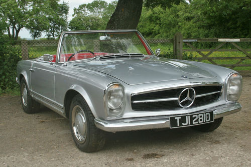 1965 Mercedes-Benz SL230 Pagoda 1