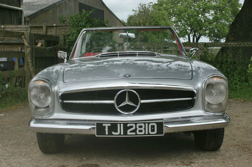 1965 Mercedes-Benz SL230 Pagoda Front