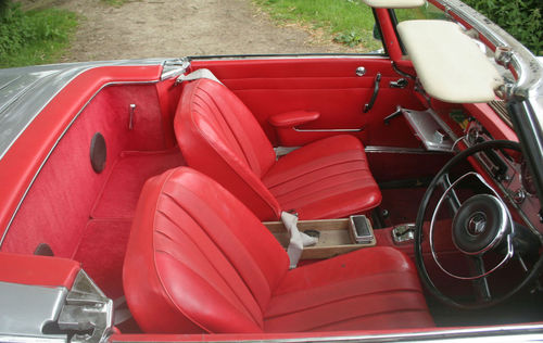 1965 Mercedes-Benz SL230 Pagoda Interior