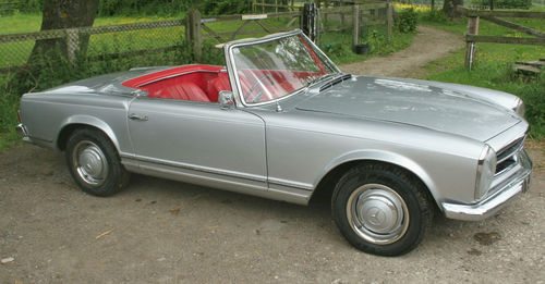 1965 Mercedes-Benz SL230 Pagoda Side