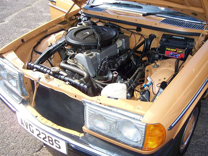1978 mercedes benz w123 250 automatic engine bay