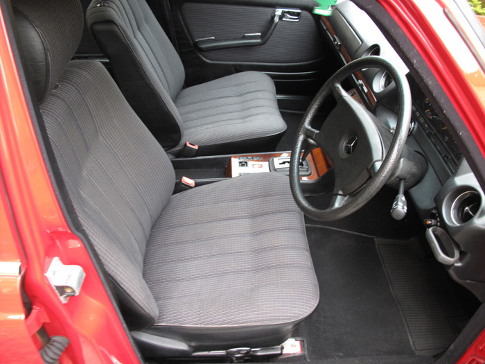 1985 Mercedes-Benz W123 200 Front Interior