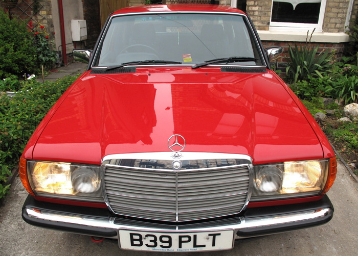 1985 Mercedes-Benz W123 200 Front