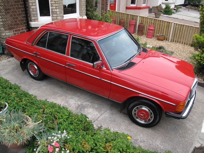 1985 Mercedes-Benz W123 200 Overhead