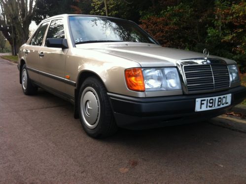 1989 Mercedes-Benz W124 230E 1