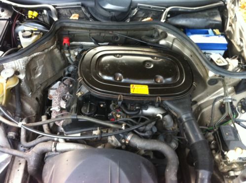 1989 Mercedes-Benz W124 230E Engine Bay