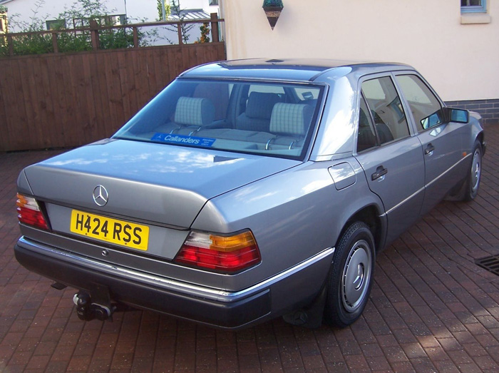 1990 Mercedes-Benz W124 230E 4