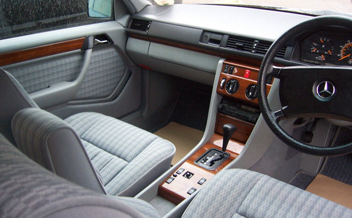 1990 Mercedes-Benz W124 230E Front Interior 2