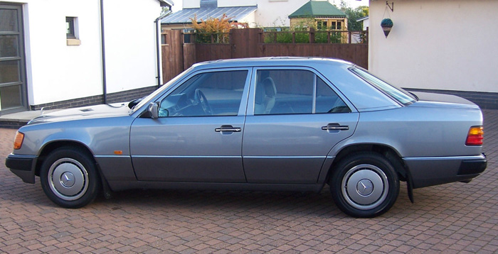 1990 Mercedes-Benz W124 230E Left Side