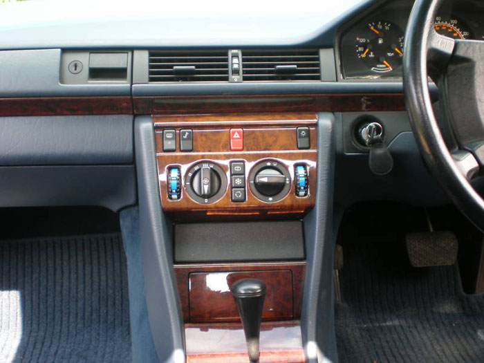 1990 mercedes 260e auto blue dashboard