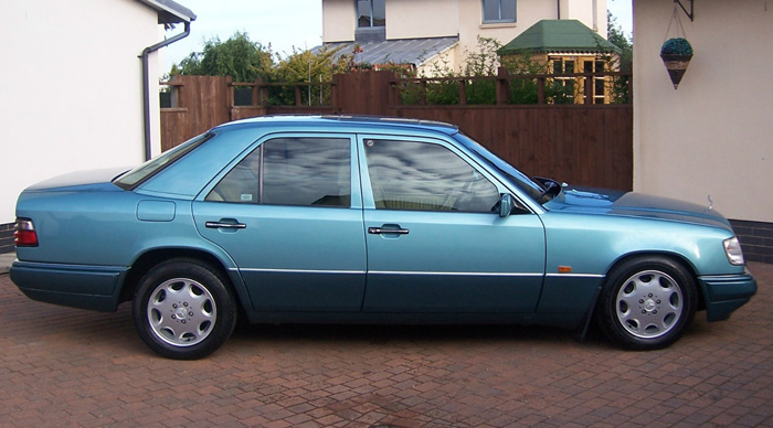 1994 Mercedes-Benz E320 W124 Right Side