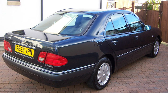 1996 Mercedes E230 Elegance Saloon 3