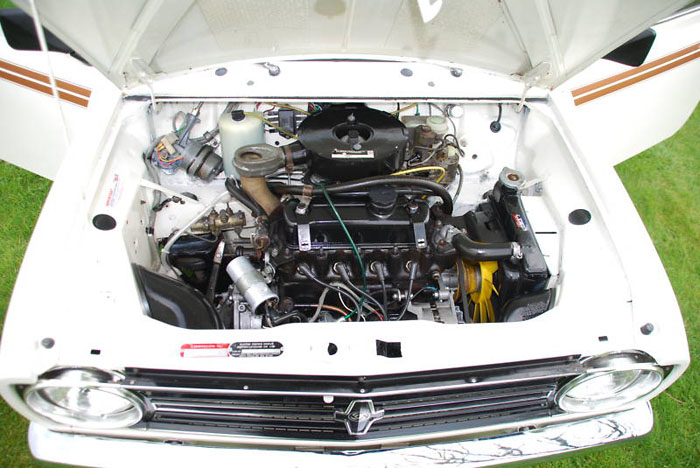 1979 mini clubman estate engine bay