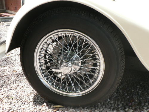 1992 morgan 4 4 2 seater ivory pearl wheel