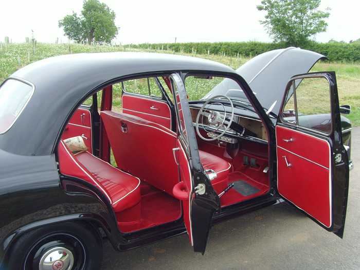 1956 Morris Isis Series 1 Deluxe Interior