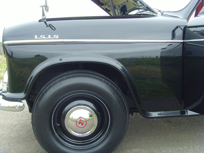 1956 Morris Isis Series 1 Deluxe Wheel Arch
