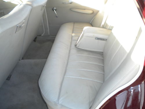 1964 morris oxford maroon interior 2