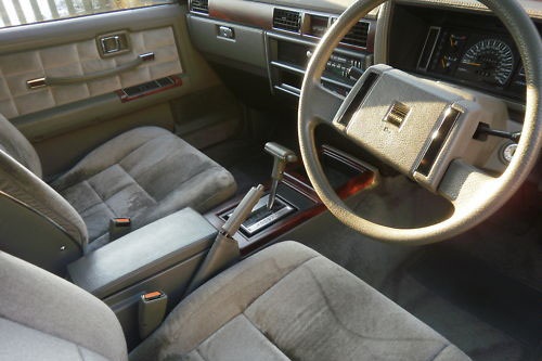 1985 nissan 300 c sgl auto interior 1