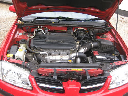 2000 nissan almera td engine bay