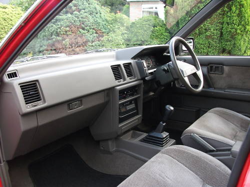 1990 nissan bluebird 1.8 gs interior 1