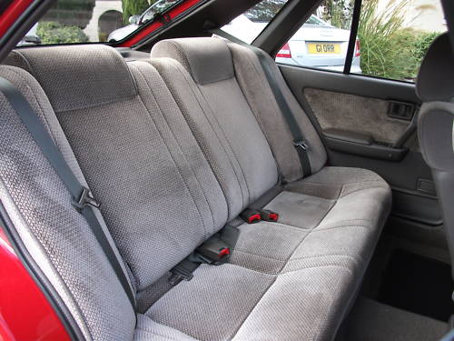 1990 nissan bluebird 1.8 gs interior 3