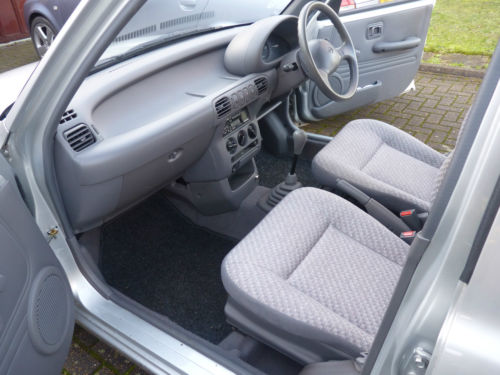 1994 Nissan Micra K11 1.0 Wave Interior 1