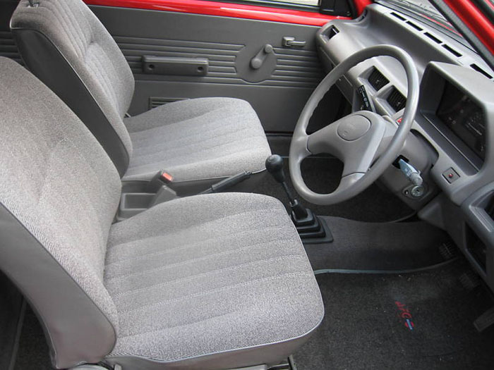 1991 nissan micra 1.0 ls interior 1