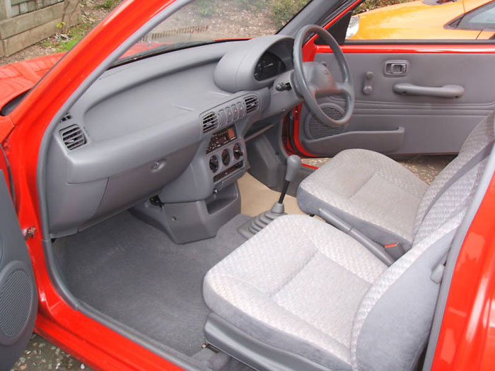 1993 nissan micra 1l interior