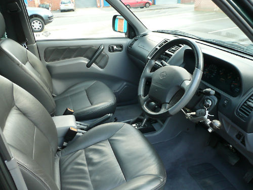 1999 nissan terrano ii 2.7 tdi interior 1