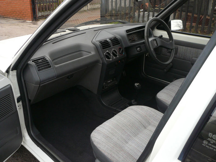 1991 Peugeot 205 GRD Front Interior 2