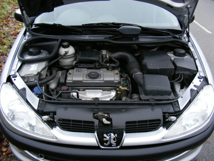 1999 peugeot 206 glx auto silver engine bay